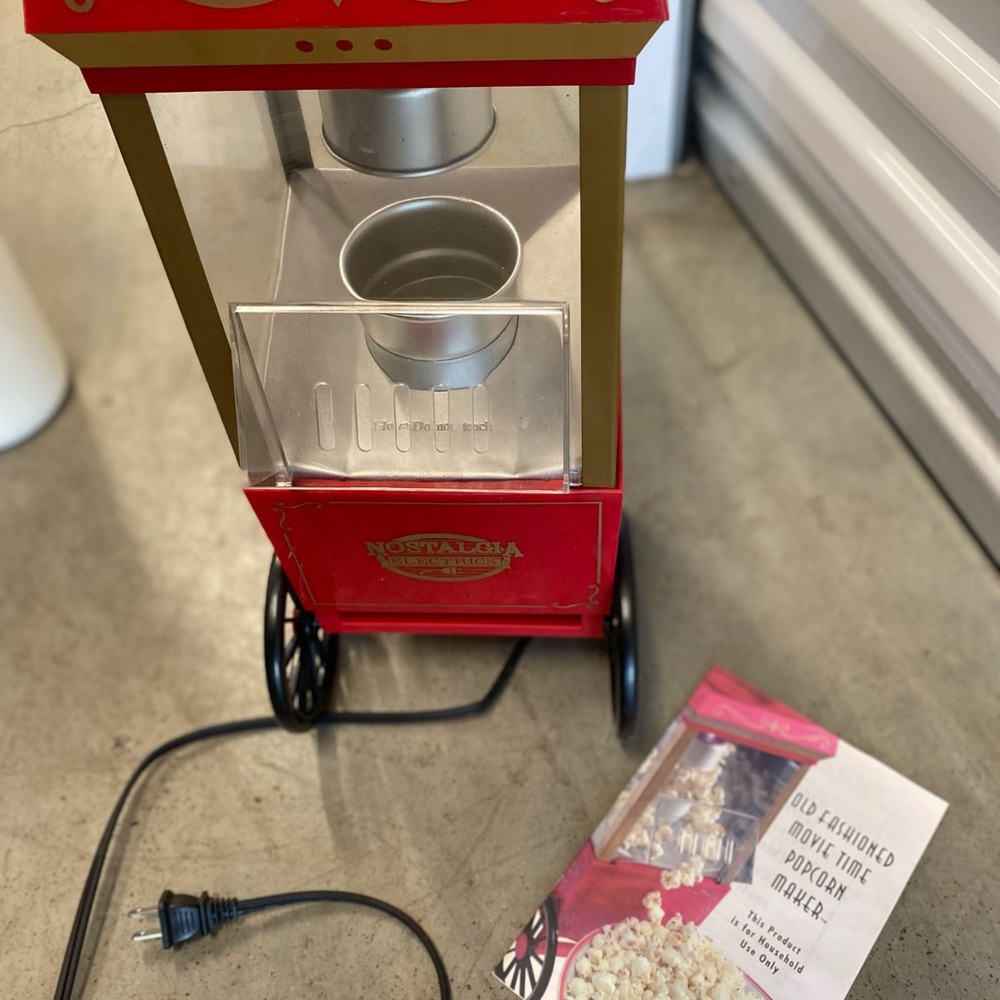 Nostalgia old-fashioned movie time popcorn maker